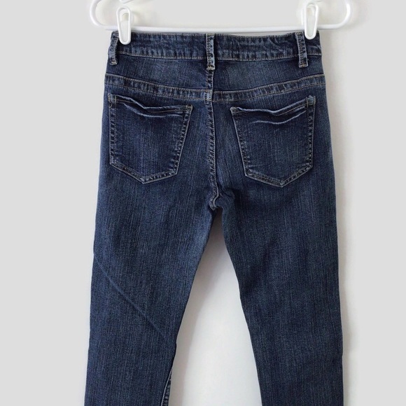 Forever 21 Jeans Mid Rise Straight Distressed Blue Dark Wash - Picture 6 of 11